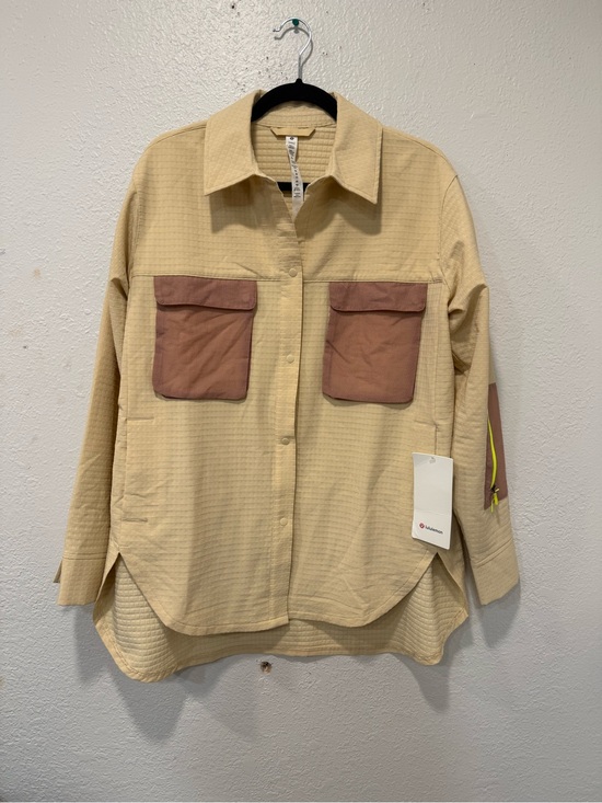 lululemon athletica Jackets & Blazers - Lululemon Jacket Women Sz 8 beige Grid Fleece Hiking Overshirt Snap Pocket Trail